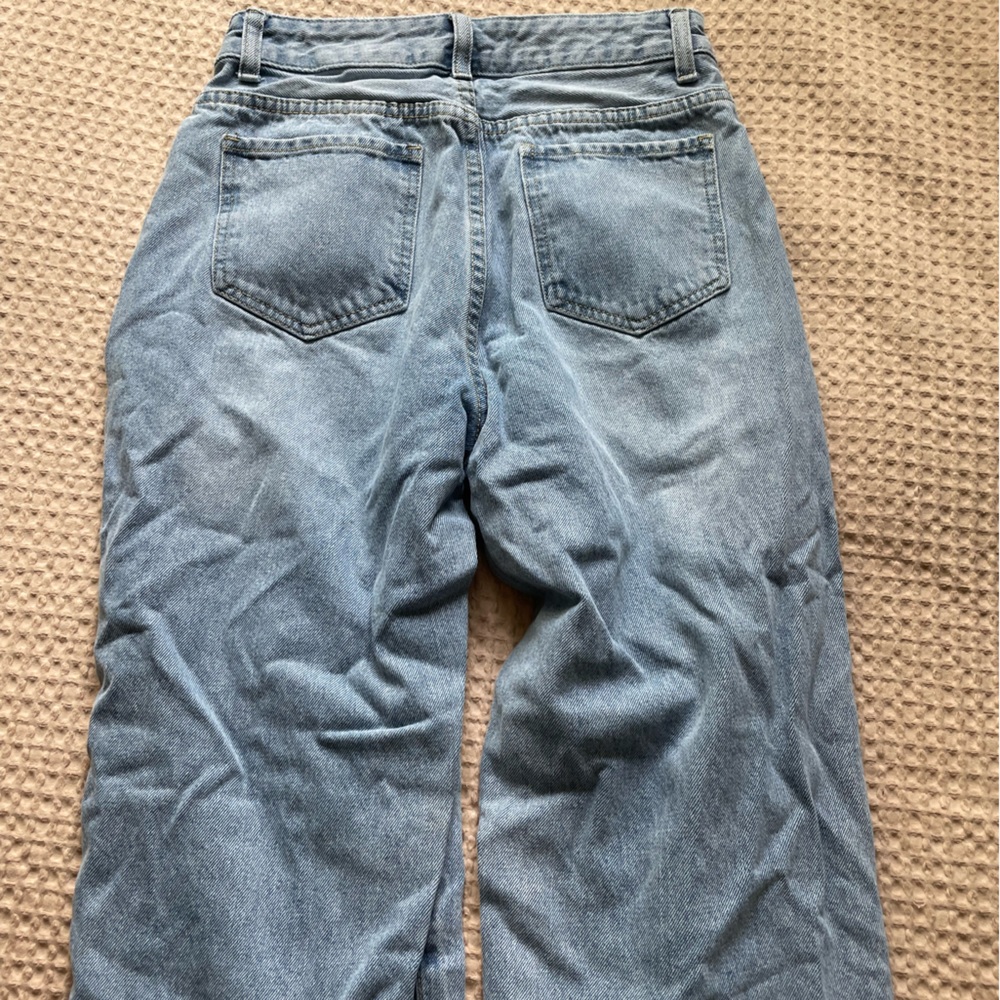 Mom Jeans - Picture 2 of 2
